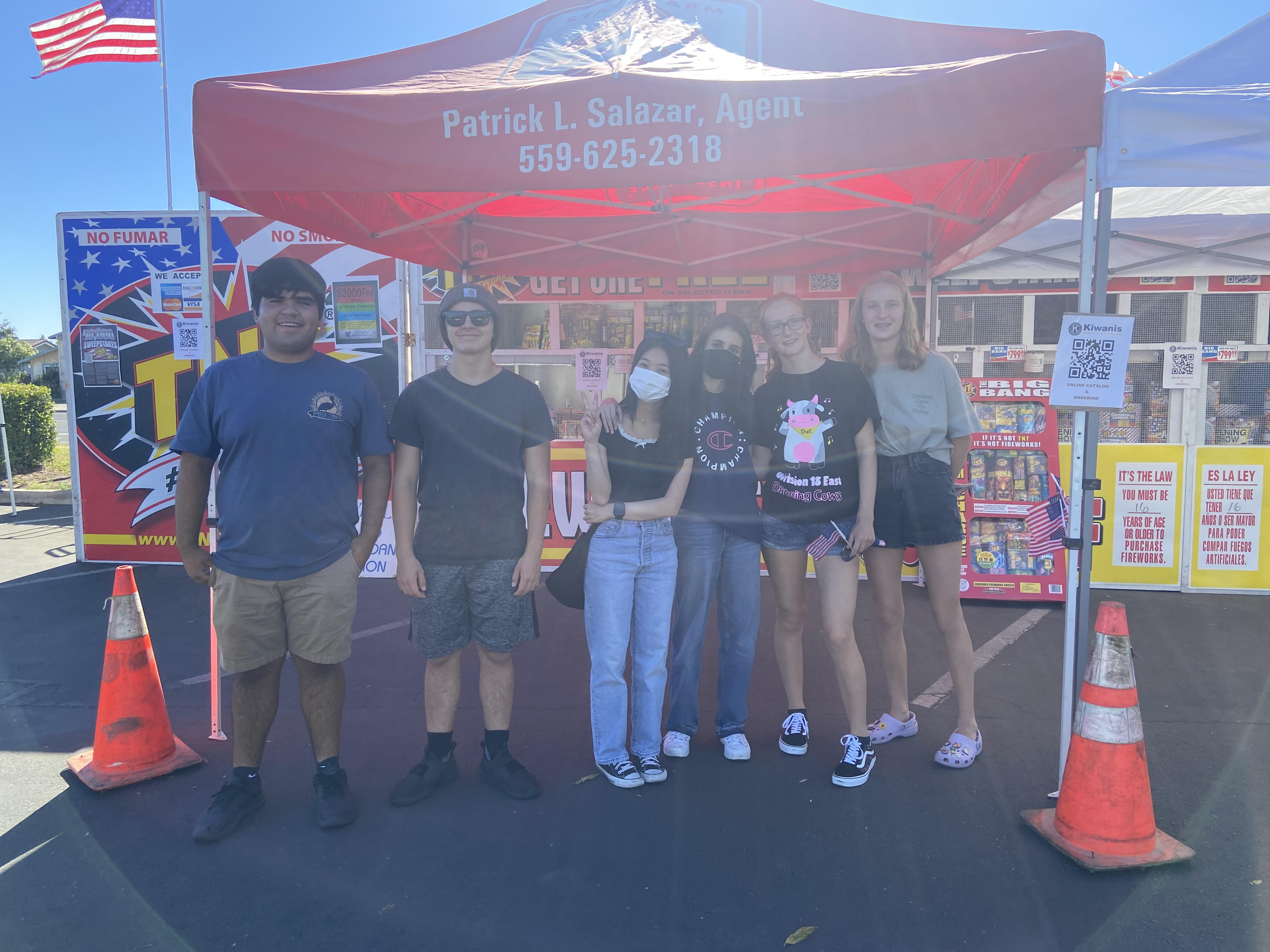 d18_fireworksbooth